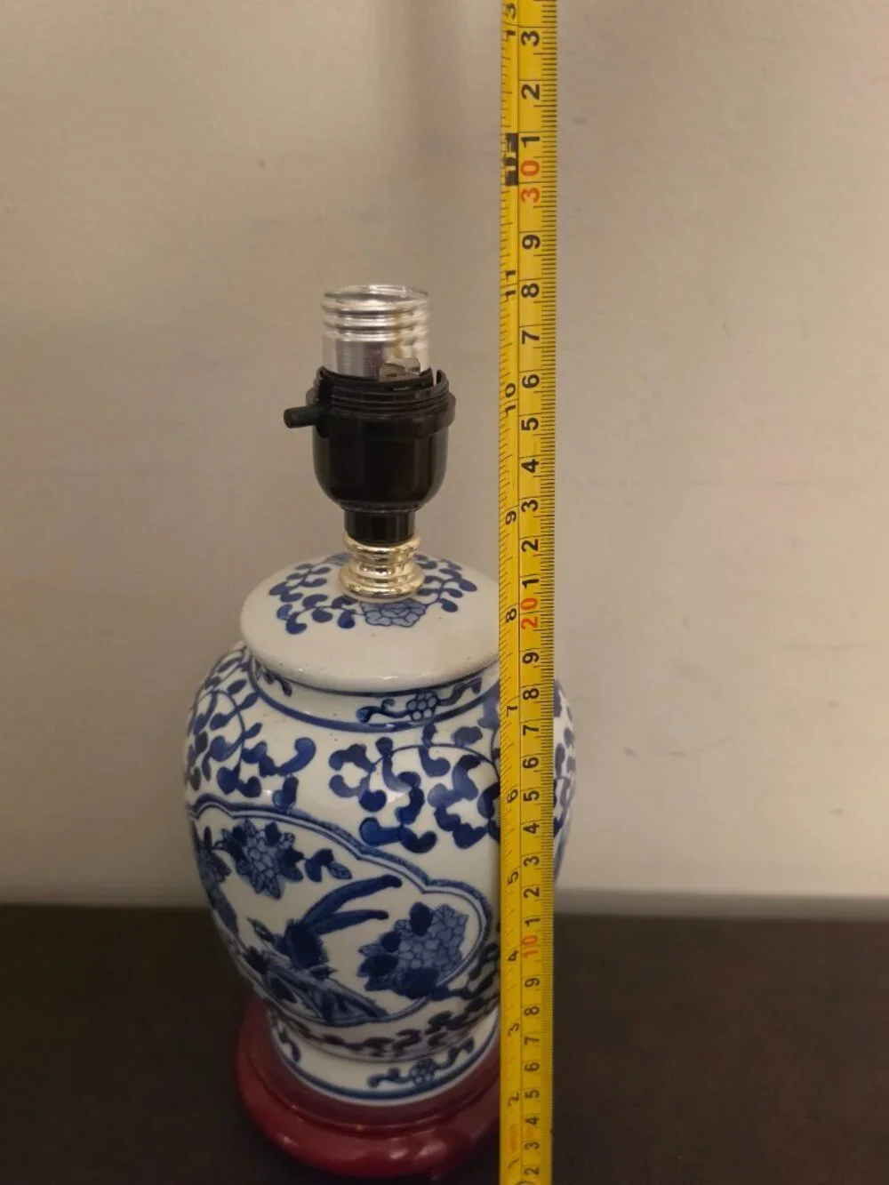 Vintage Chinoiserie Floral Porcelain Table Lamp with a Wood Base